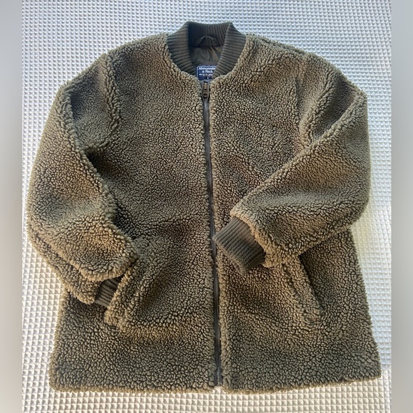 Abercrombie & Fitch Sherpa Full-Zip Oversized Bomber - Picture 11 of 16